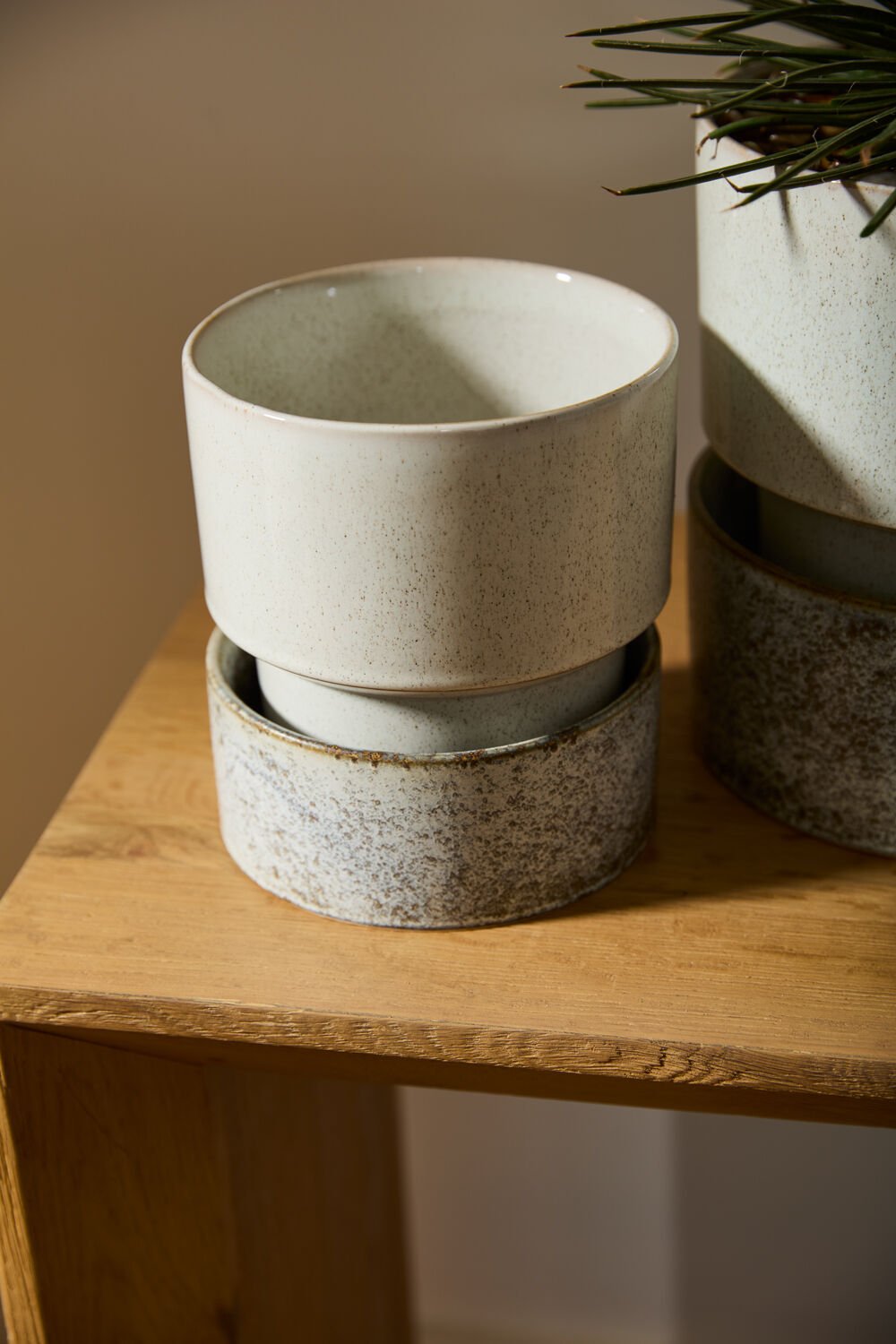 Alba Pot & Saucer - ME & Décor