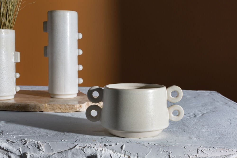 Elowen Sculpted Vase - ME & Décor