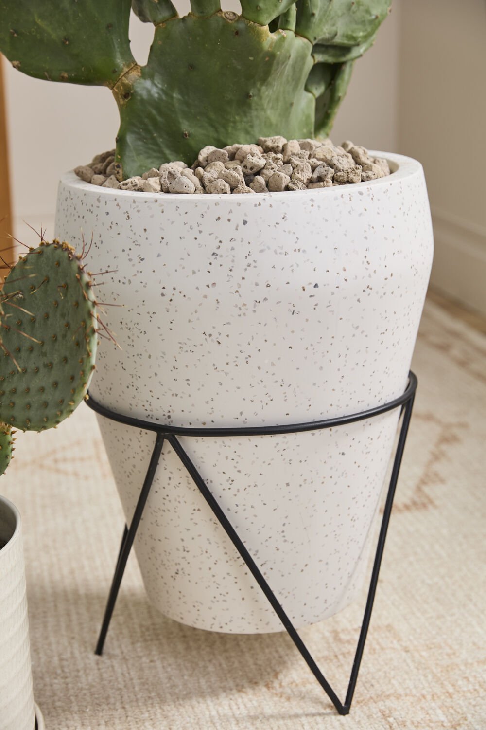 Montara Planter - ME & Décor