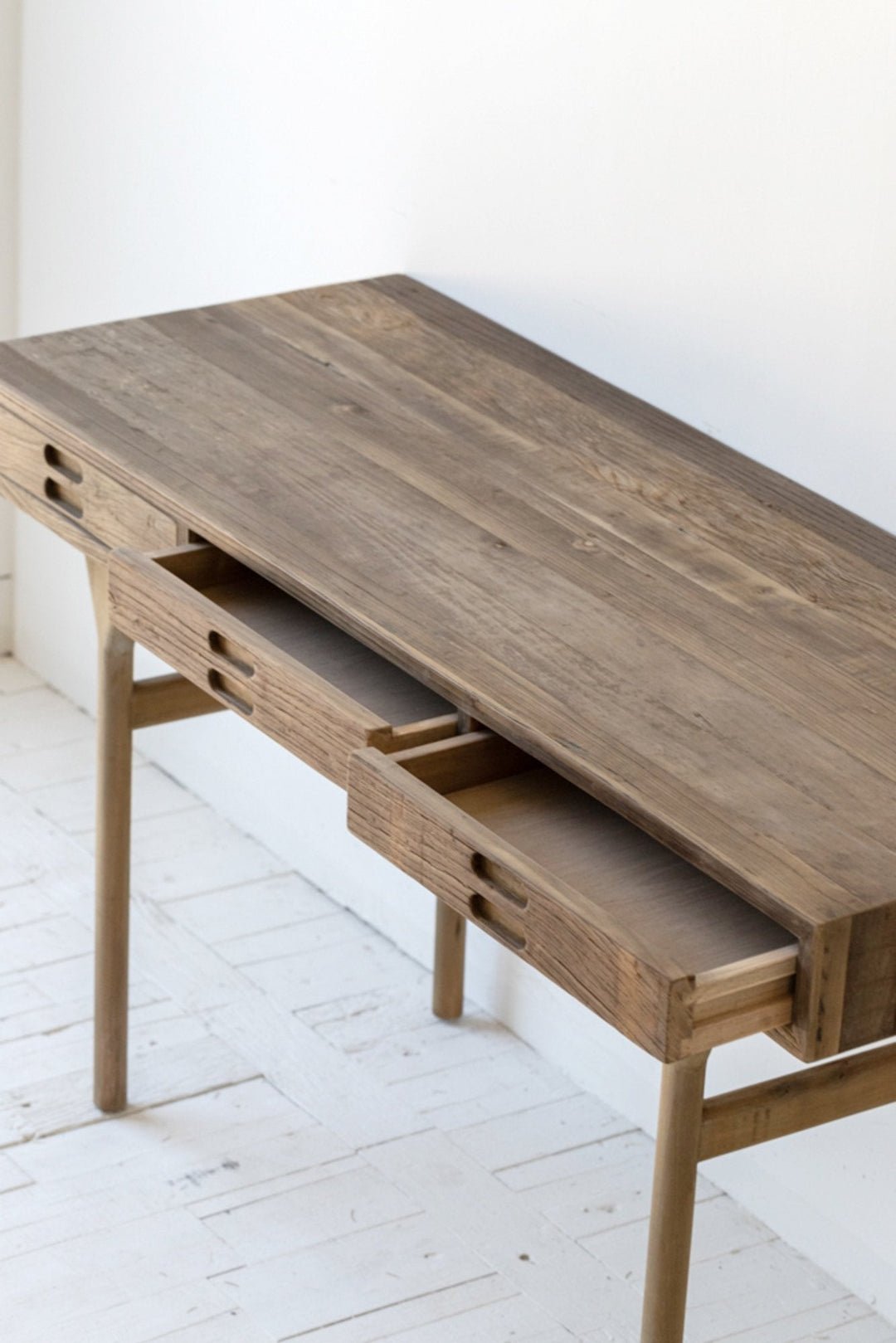 Nordic Haven Console Table - ME & Décor